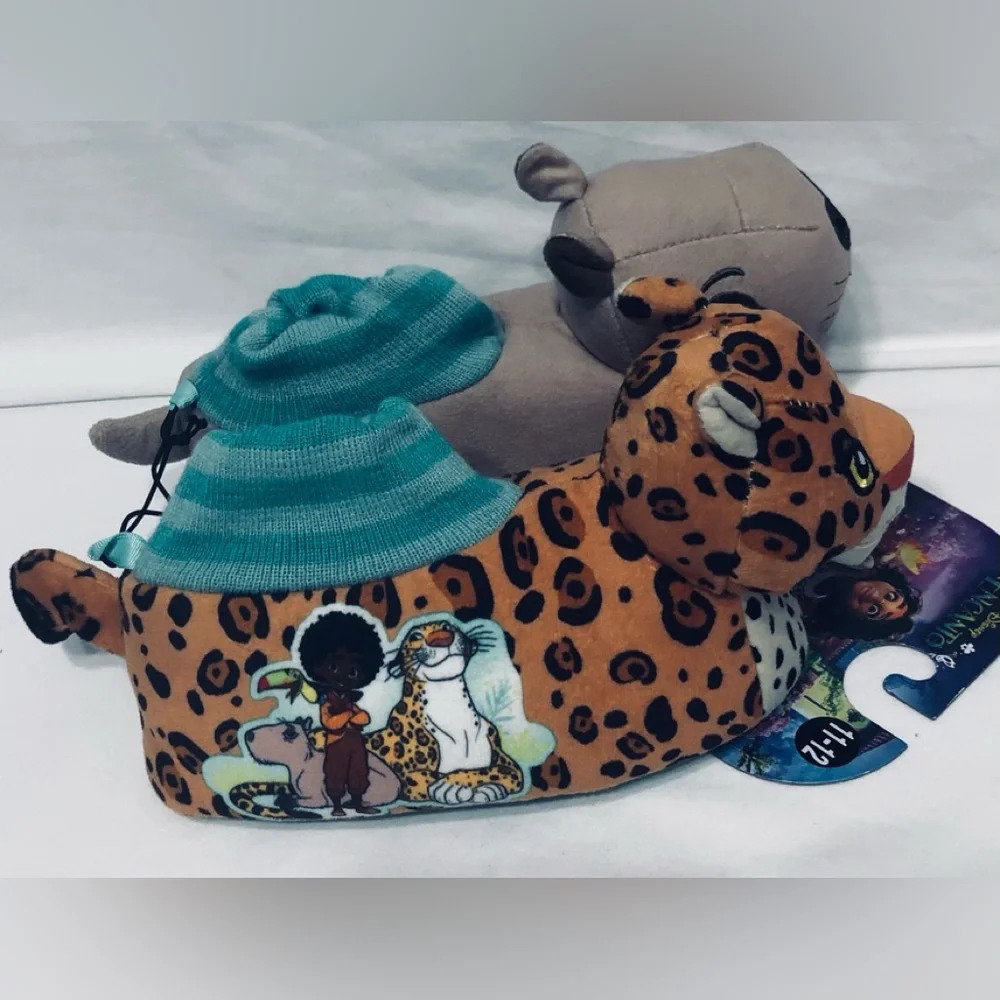 Disney Encanto girl’s Frozen Ultra PlushCozy Slipper Brown. 11-12